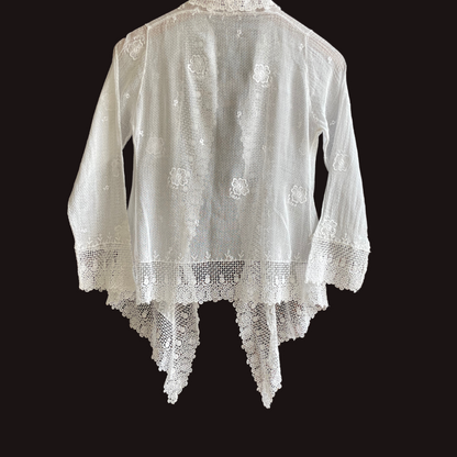 (XS) White Peranakan Encim Old Kebaya with Embroidery – Elegant Heritage Touch Kebaya Lawas Encim Peranakan Putih Bordir – Sentuhan Anggun Warisan Leluhur 2