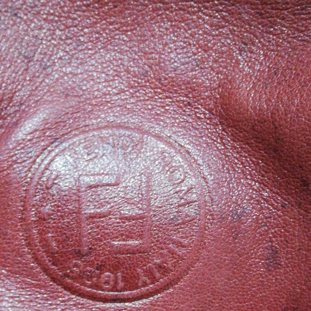 Authentic Rare Vintage FENDI Handbag - Elegant Bordeaux Genuine Leather - Unique & Discreet Branding! 13