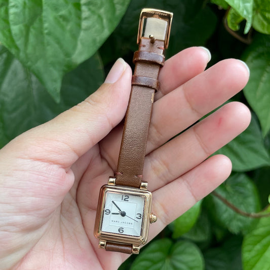 1990s 8677 Brown Leather Watch