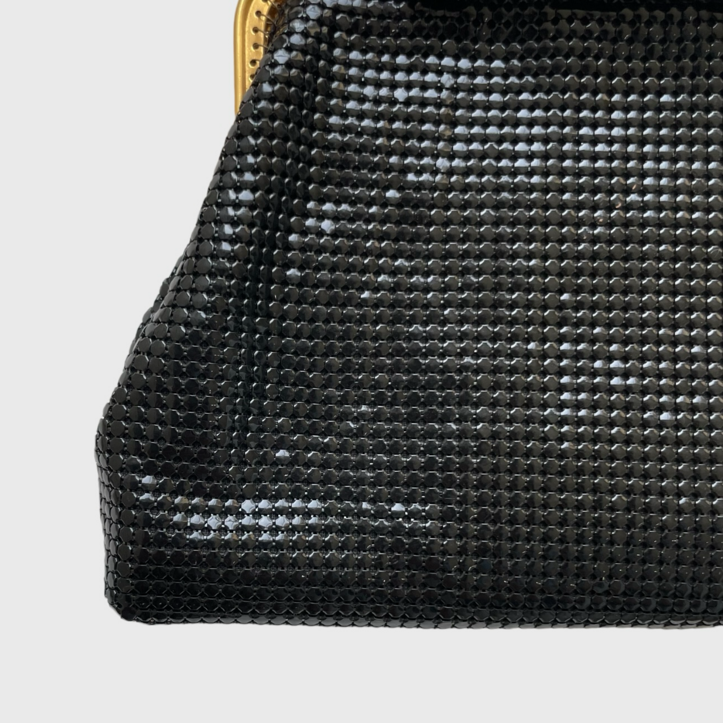 1970s Clam Shell Black Metal Mesh Hand Bag