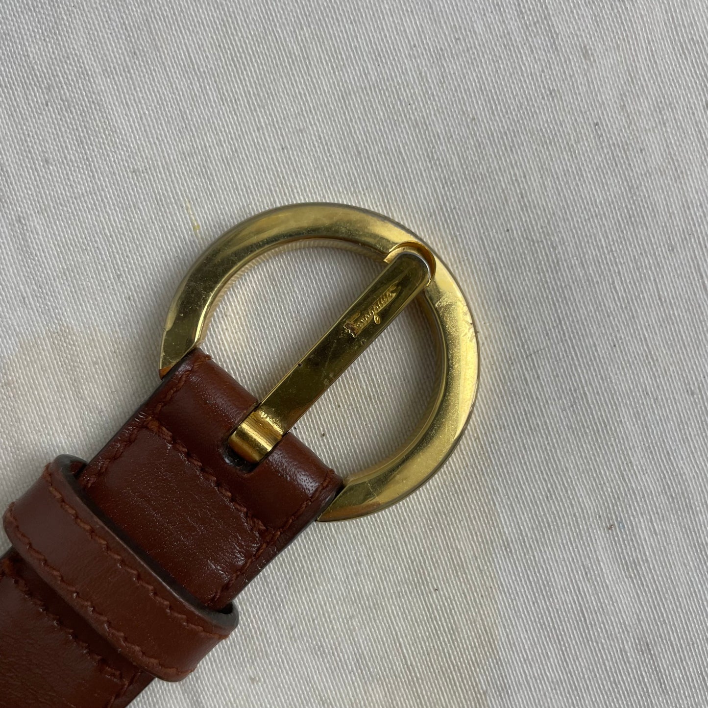 1990s Circle Gold Tone Brown Leather Belt