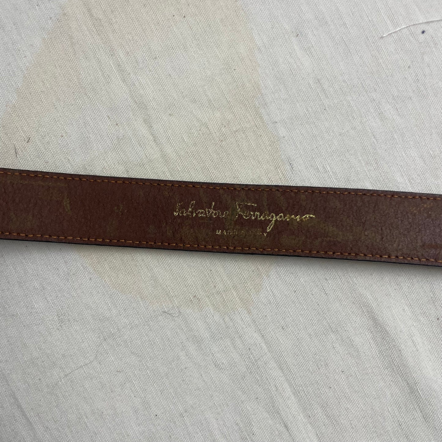 1990s Circle Gold Tone Brown Leather Belt