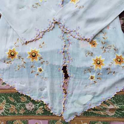 Vintage Indonesian Daffodil Embroidered White Kebaya with Brown and Purple Embroidery Trim