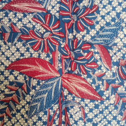 1980s Tumpal Pasung Red Blue Clover Leaf Motif Saroong Shawl