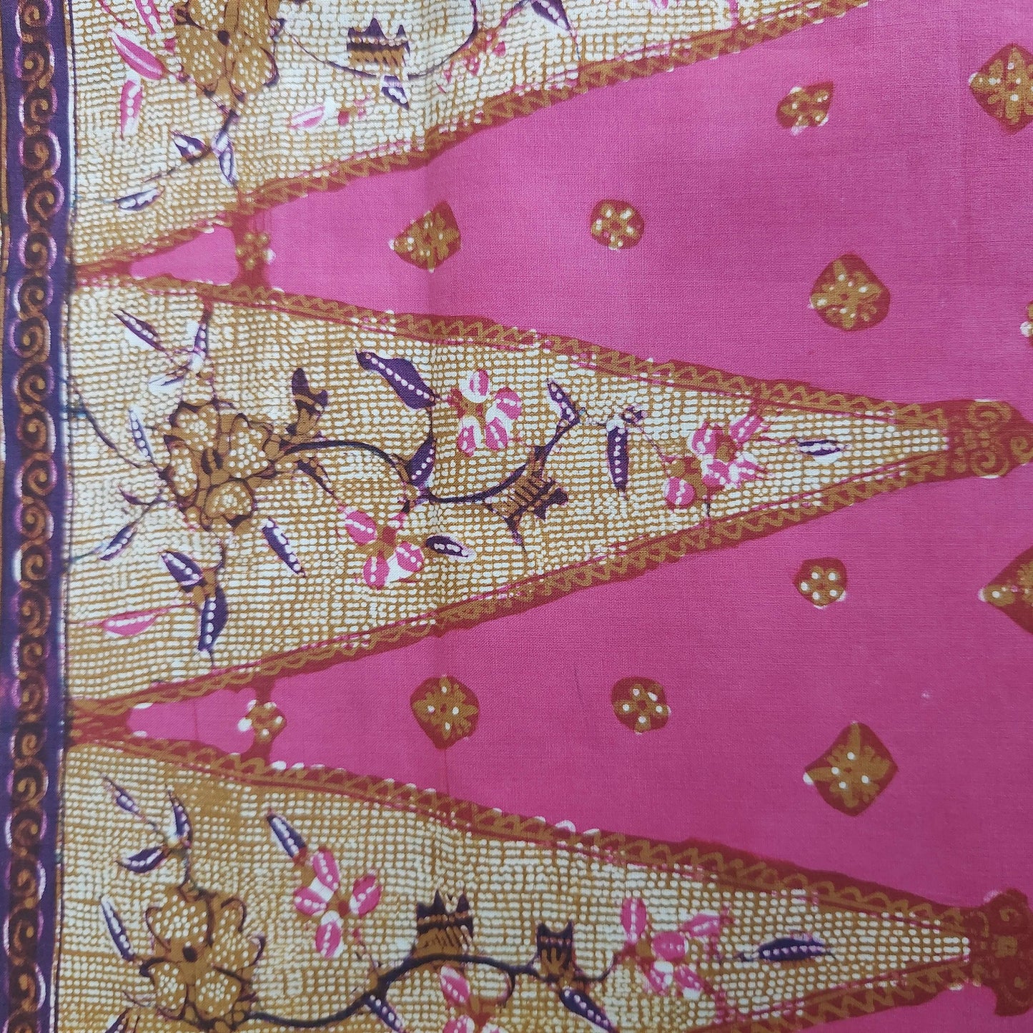 Batik Cirebon Magenta Motif Daun