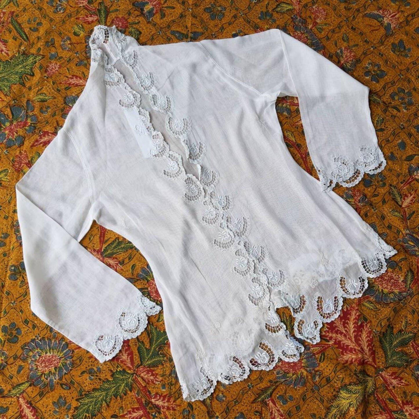 Vintage Indonesian Kebaya Encim in White and Simple Baby Blue Embroidery