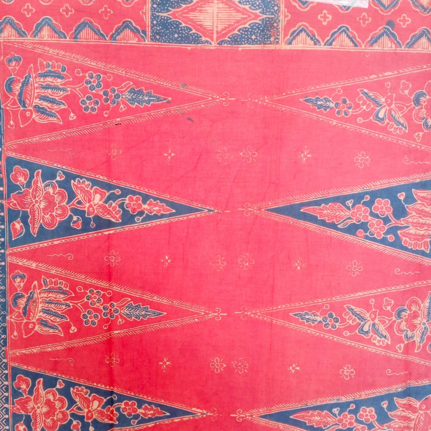 1970s Jambi Batik Stamped with Sulur Flower Motif Saroong Shawl