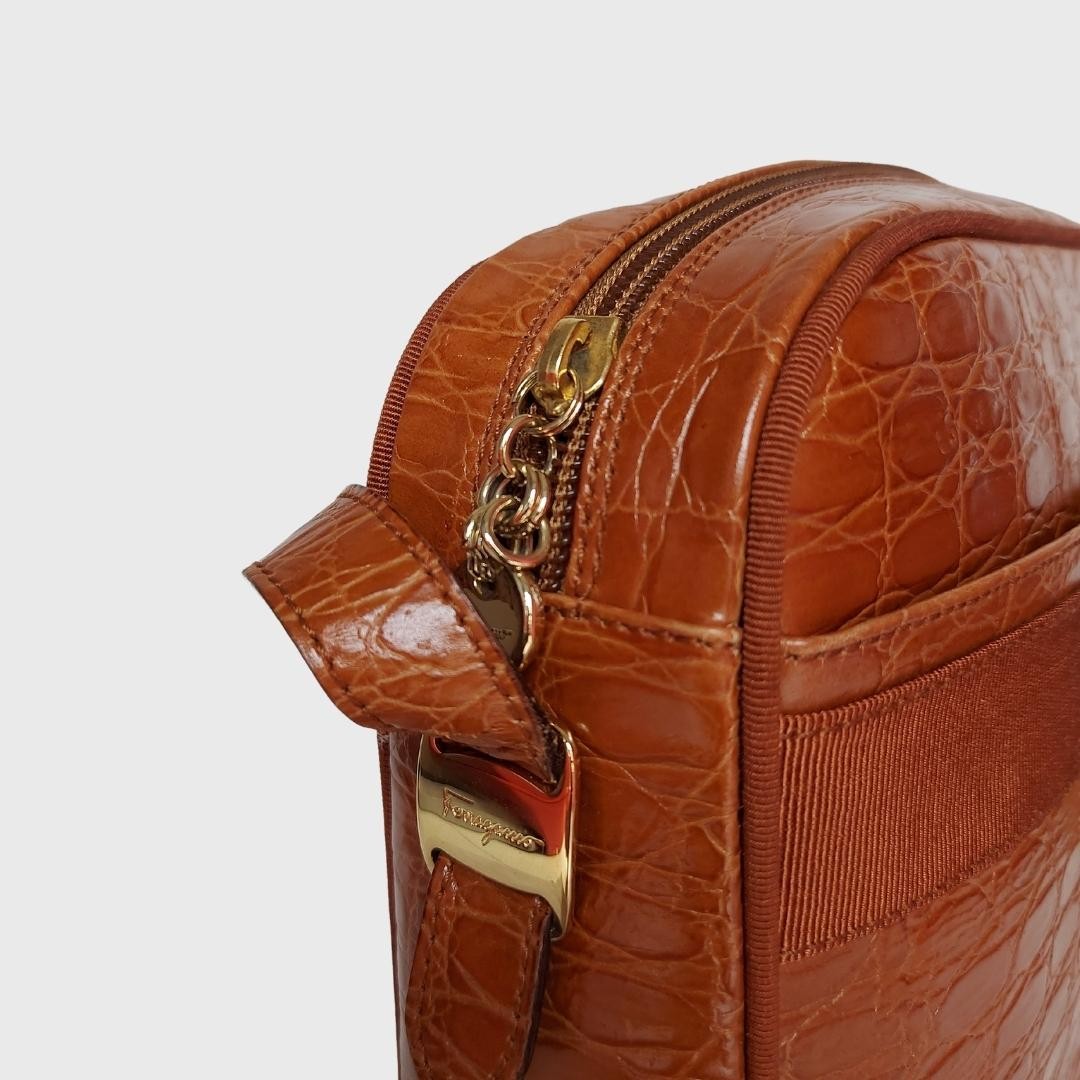 Vintage Vara Croco Brown Leather Sling Bag