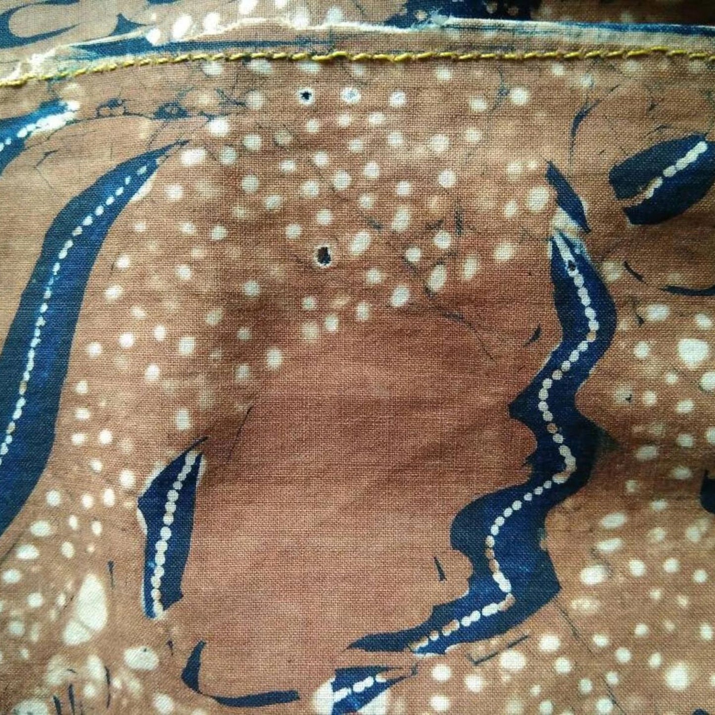 Unique Indonesian Hand Drawn Javanese Batik from Solo, Batik Pisan Bali Sogan Muda Kain