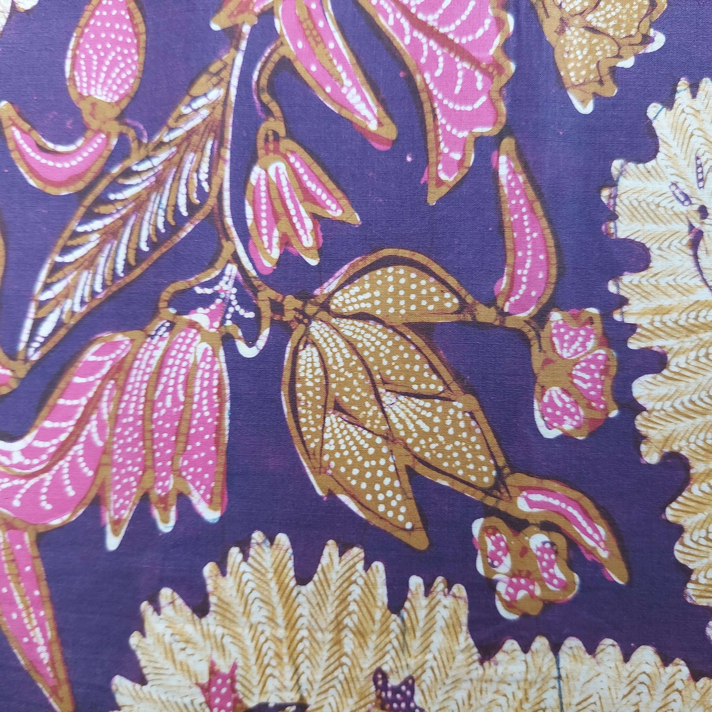 Batik Cirebon Magenta Motif Daun