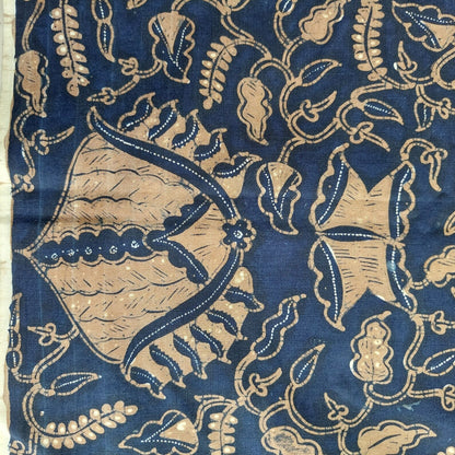 Vintage Indonesian Sogan Semen Gurda (Garuda) Navy Batik