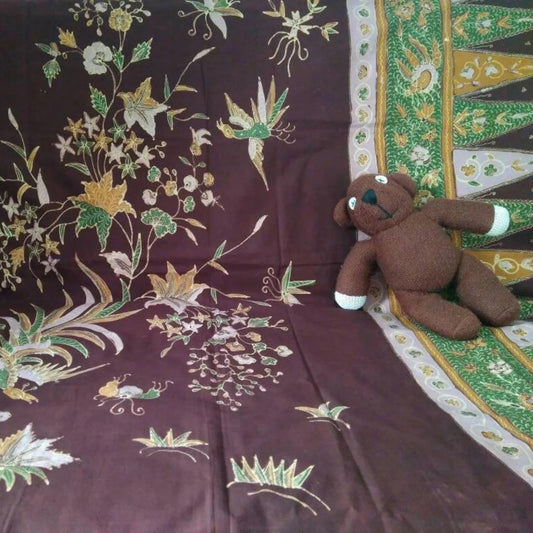 Vintage Hand Drawn Batik Sogan Buketan With Bouquet and Phoenix Kain