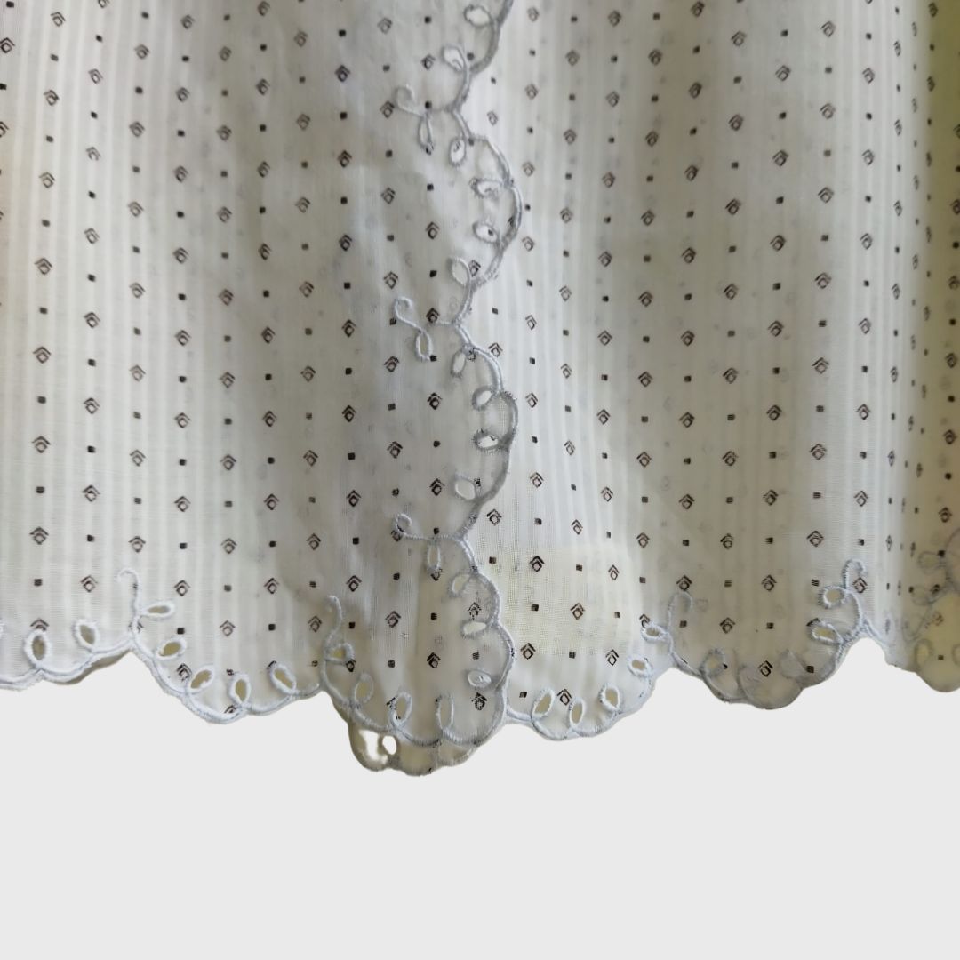 Vintage White Simple Dot