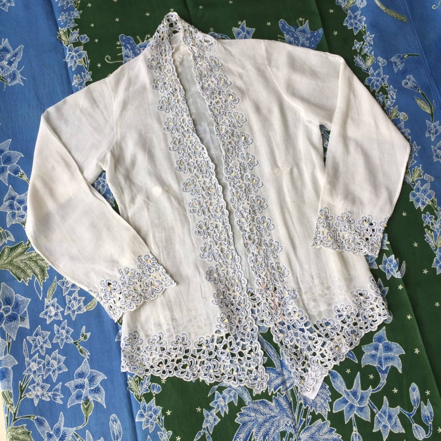 Vintage Indonesian Kebaya Krancang in White with Blue Flower Embroidery