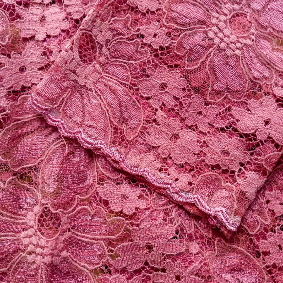 Vintage Pink Lace Kutubaru Kebaya