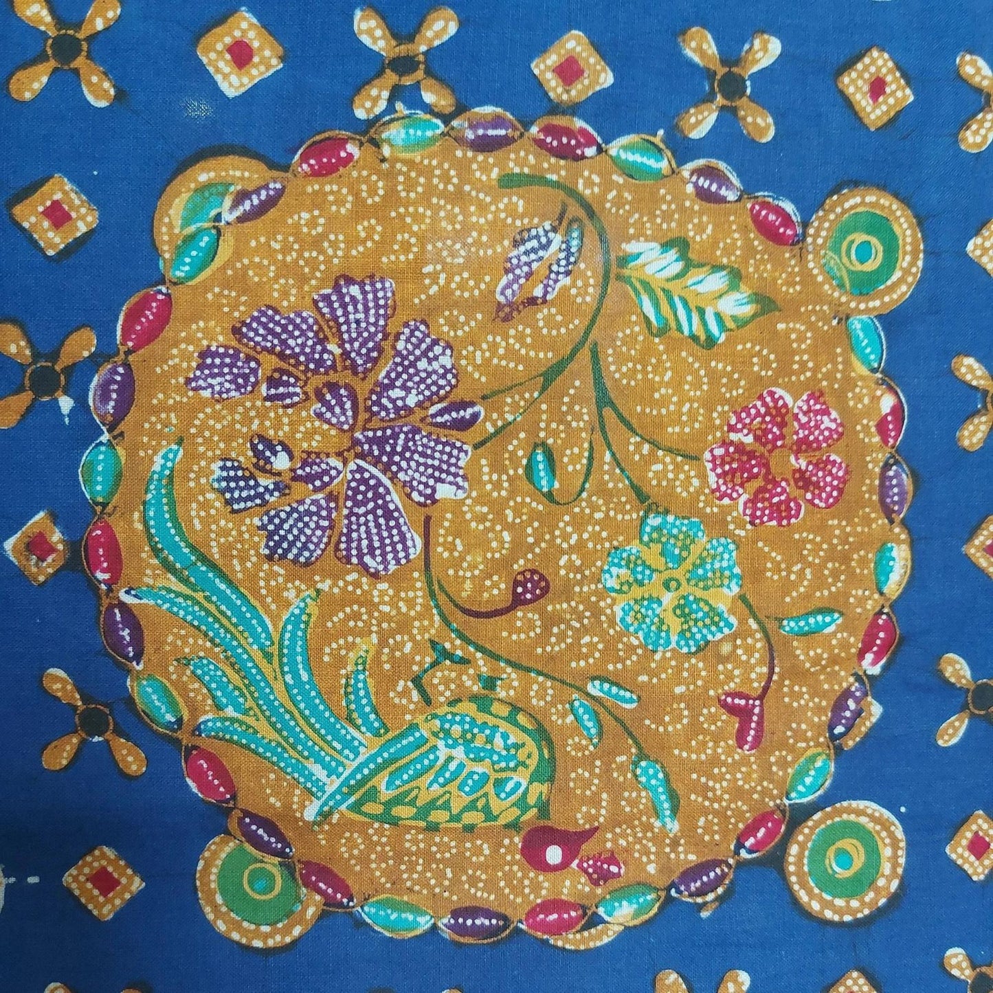 Indonesian Hand Drawn Javanese Batik Jlamprang Biru Royal Motif Gemstone Kain